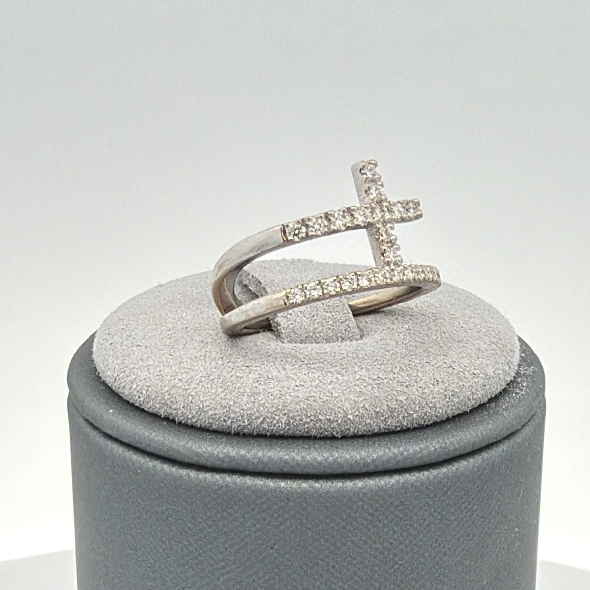 14K White Gold 0.21 CTW Diamond Cross Ring, Dainty Round Cut, Size 3.75