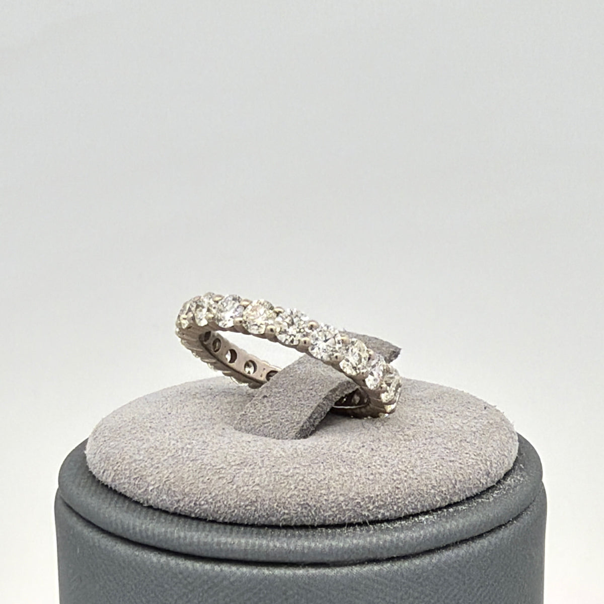 14K White Gold Diamond Eternity Band 1.26 CTW Round Shared-Prong, Size 4