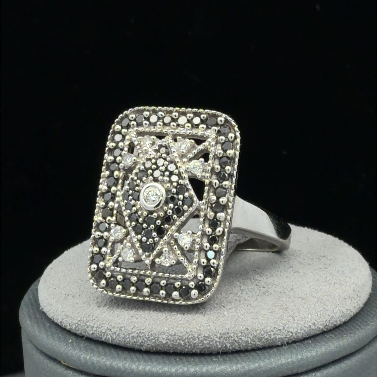 14K White Gold Antique Style Diamond Cocktail Ring 0.60 CTW, US Size 7
