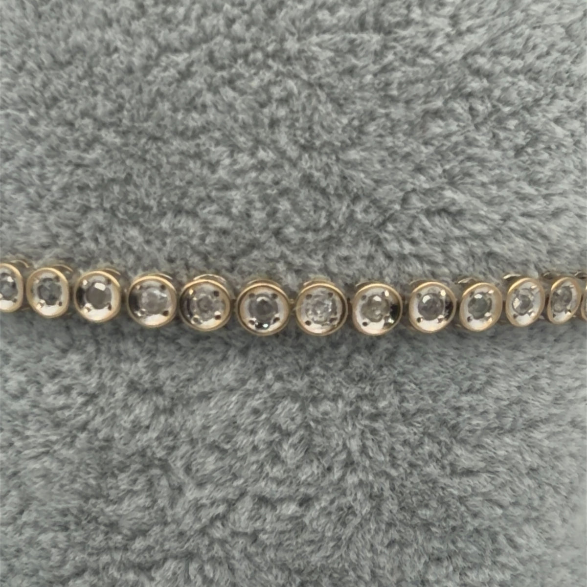 18K White Gold Diamond Tennis Bracelet 1.38 CTW Round Prong-Set 6.5 Inches