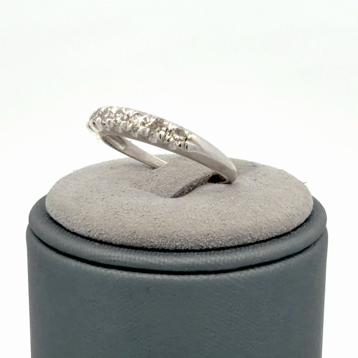 Platinum Vintage Style Diamond Band, 0.48 CTW Round-Cut Diamond Band Size 7