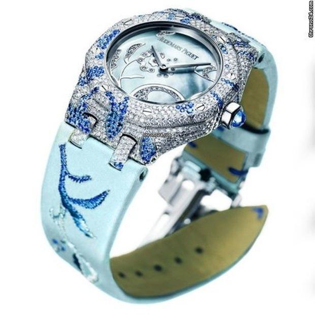 Audemars Piguet Royal Oak Lady Quartz Women's Watch White Gold Case With Satin Strap Authentic Luxury Timepiece