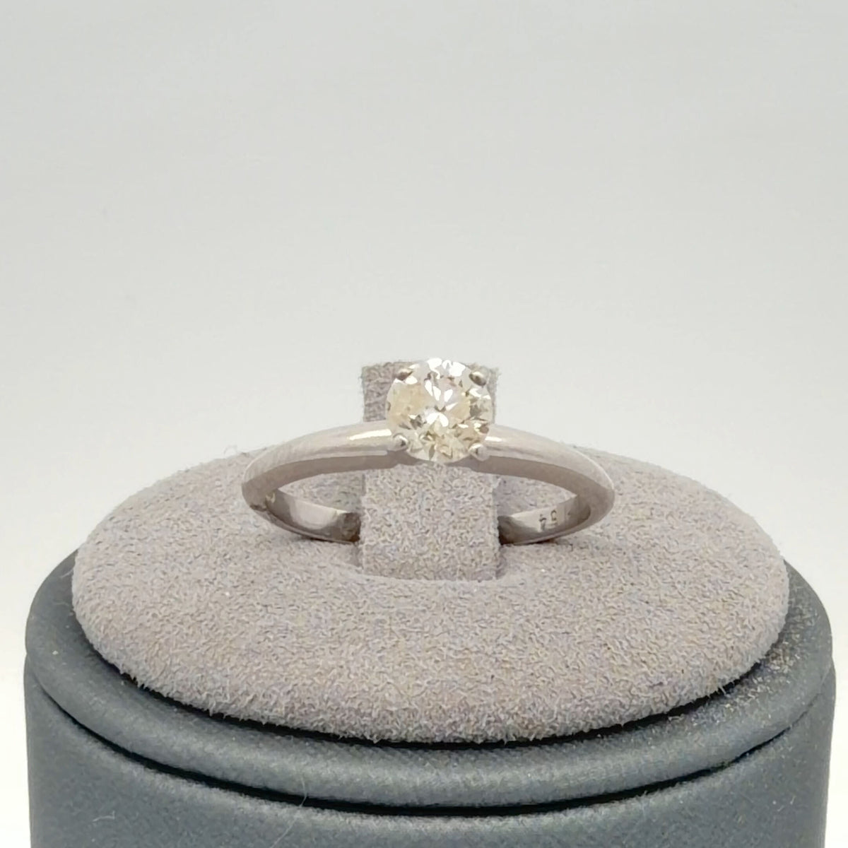 14K White Gold 0.54ct Diamond Solitair Ring Classic Round 4-Prong Size 4.5