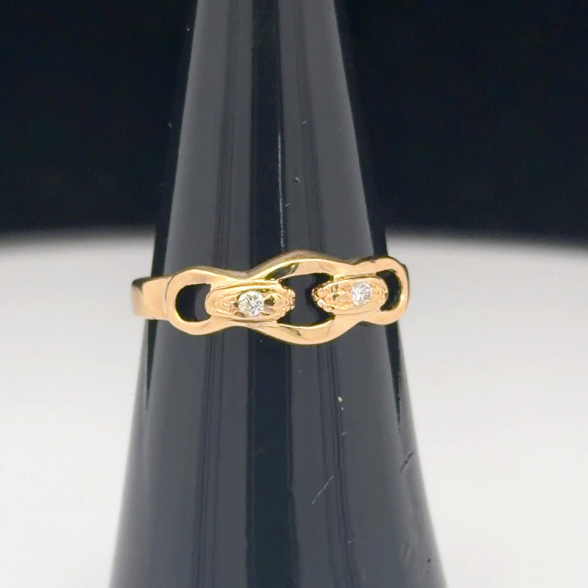 18K Yellow Gold Diamond Accented Band 0.03 CTW Looping Pattern Size 5.5