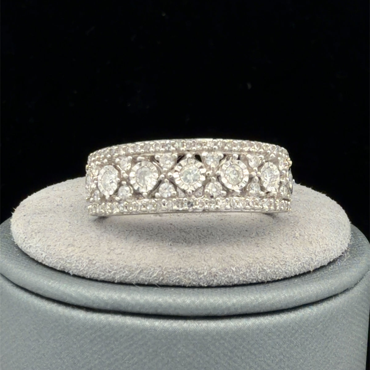 10K White Gold 0.50ctw Diamond Band, Slim Polished Size 4, Round Diamonds