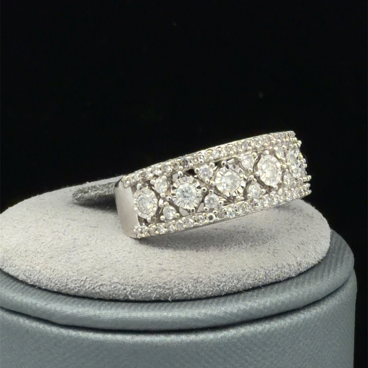 10K White Gold 0.50ctw Diamond Band, Slim Polished Size 4, Round Diamonds