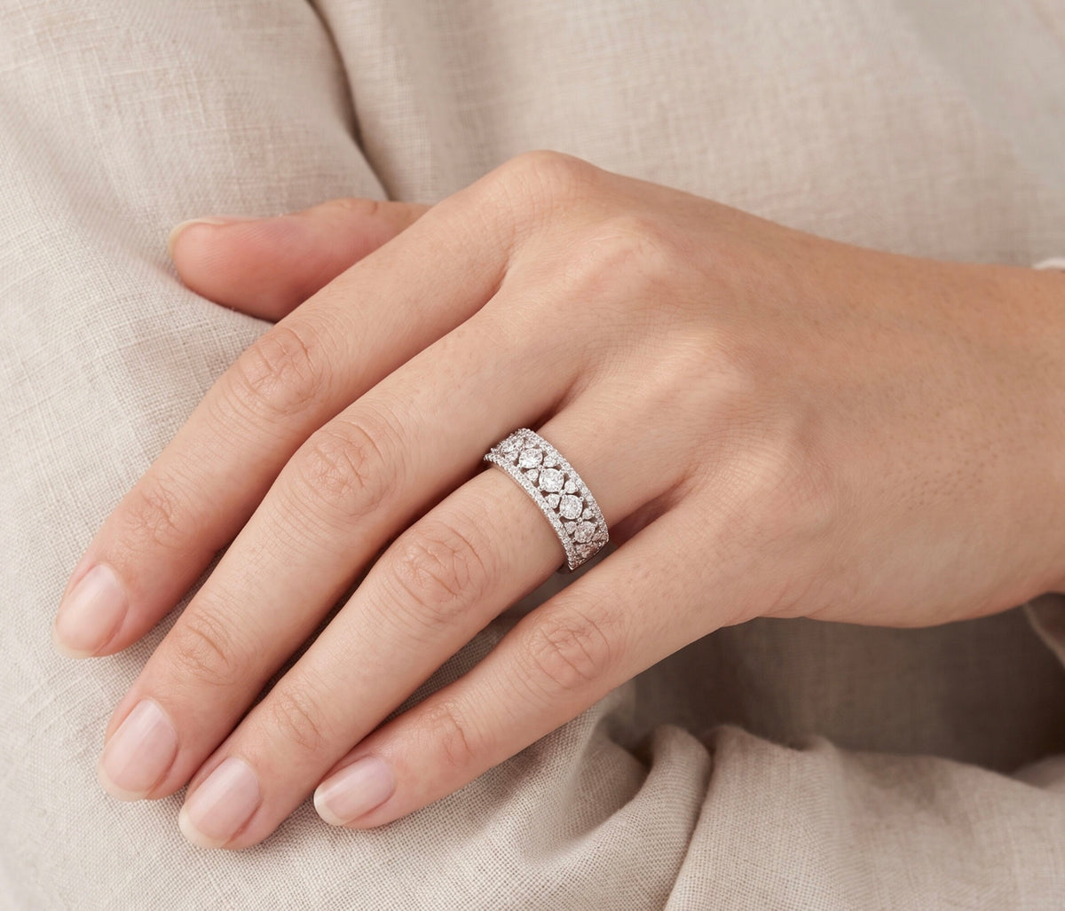 10K White Gold 0.50ctw Diamond Band, Slim Polished Size 4, Round Diamonds