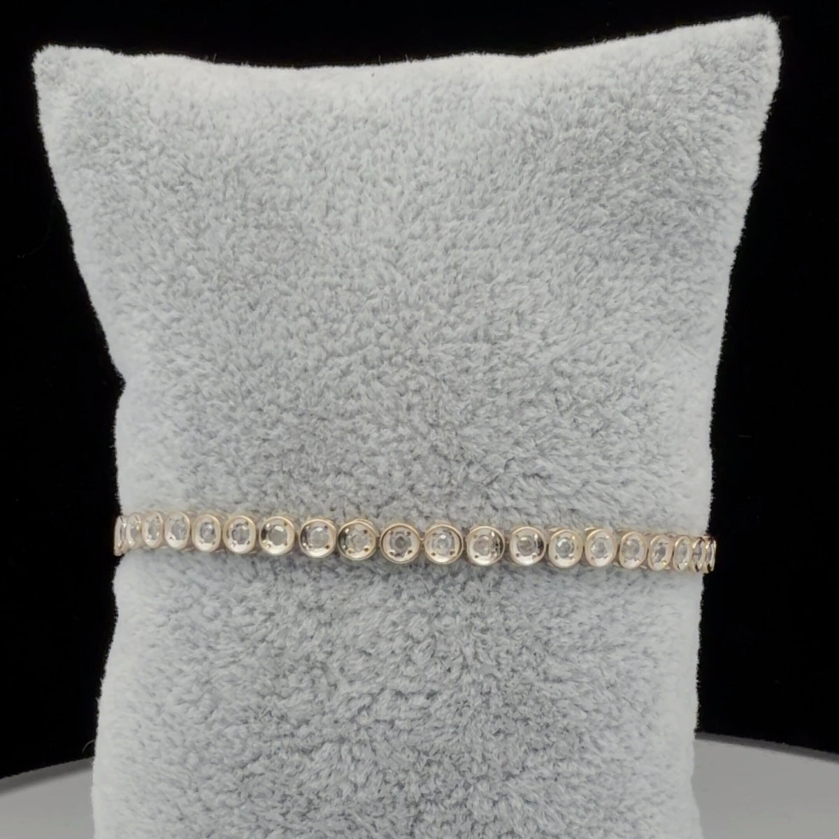 18K White Gold Diamond Tennis Bracelet 1.38 CTW Round Prong-Set 6.5 Inches