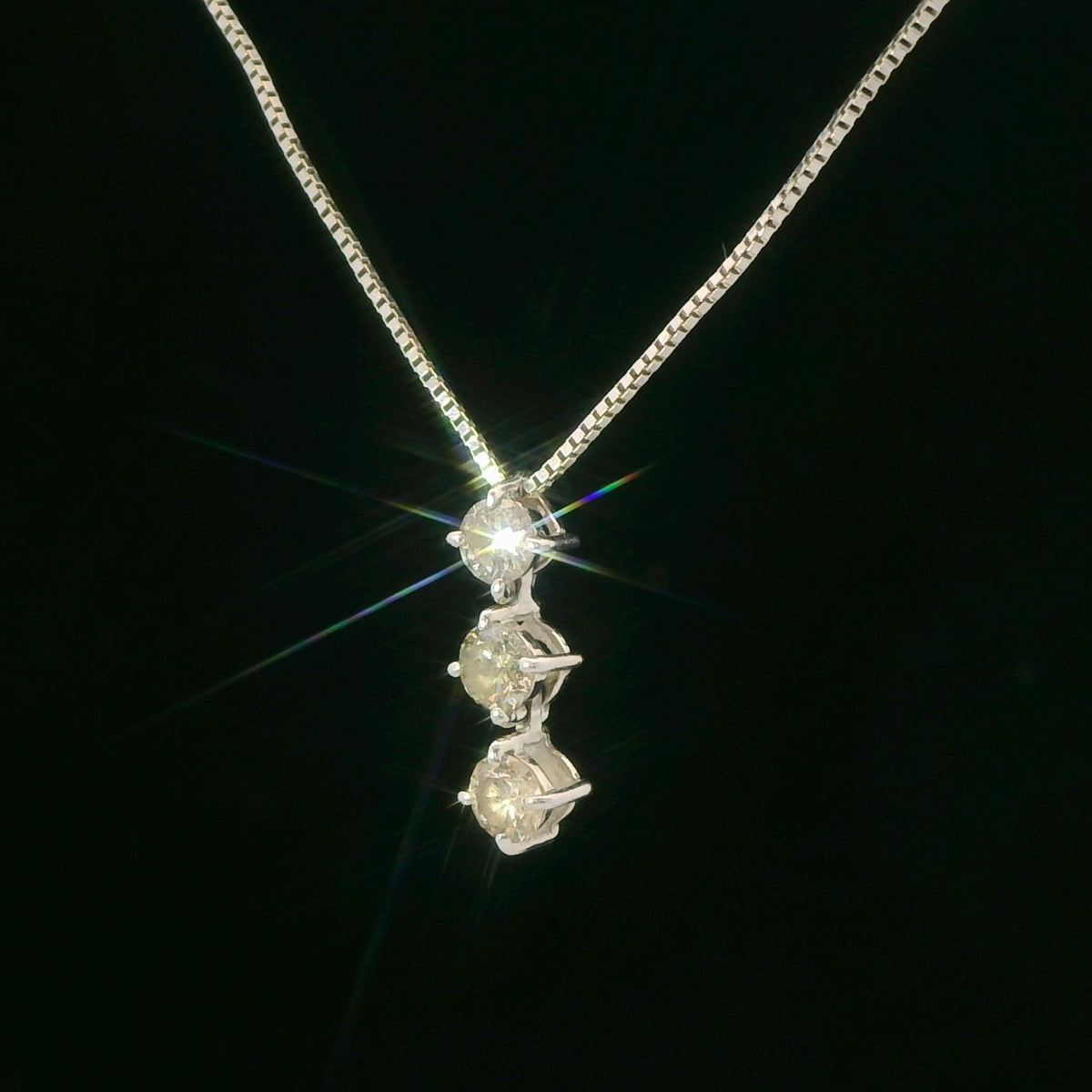 14K White Gold Pendant Necklace  0.30 CTW Round Brilliant Natural Diamond