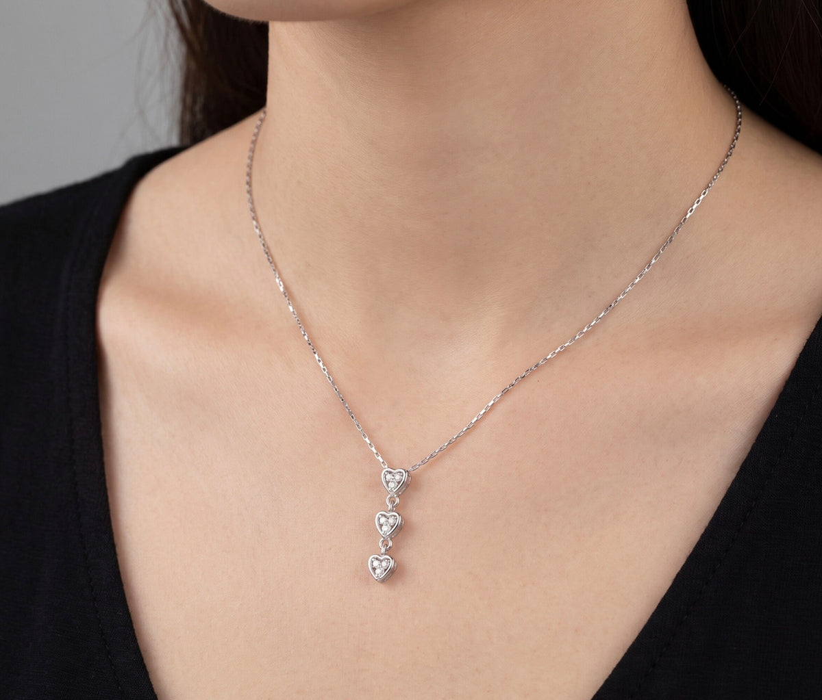 18K White Gold Diamond Drop Pendant Necklace 0.05 CTW Dainty Solitaire