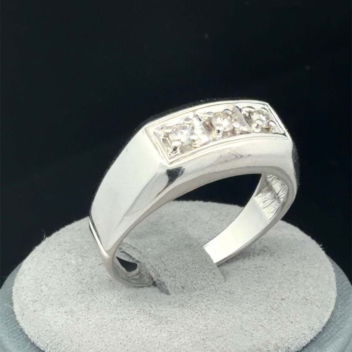 14K White Gold Diamond Men's Ring 0.15 CTW Three-Stone Band Polished Finish