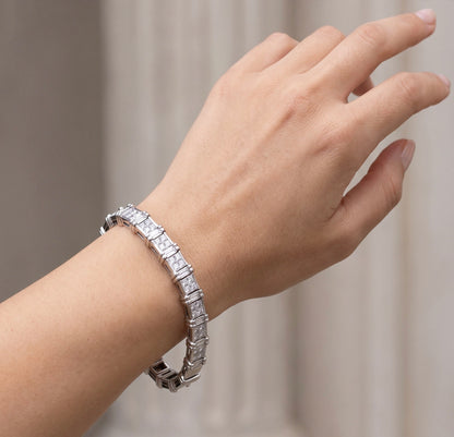 18K White Gold 2.50ctw Diamond Link Station Bracelet, Dainty Round Diamonds
