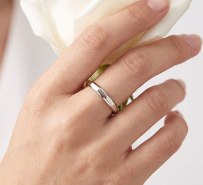 14K White Gold Geometric Edge Band - Faceted Modern Polished Ring, Size 8