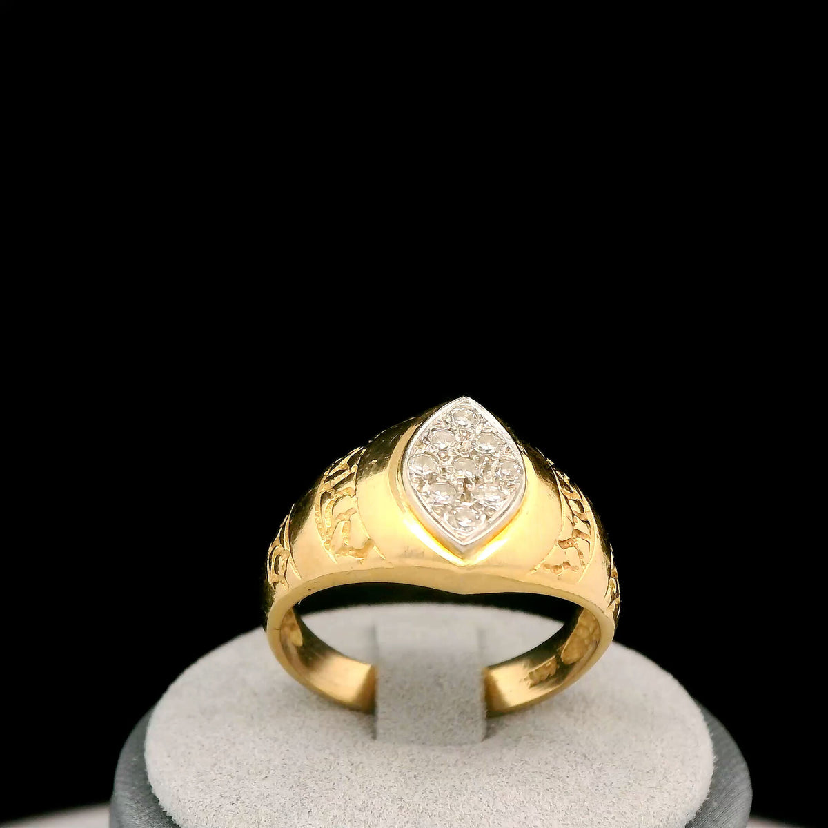 14K Yellow Gold Diamond Men's Ring 0.15 CTW Size 8 Polished Classic Band
