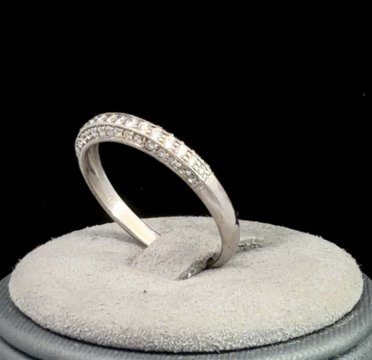 18K White Gold Diamond Band 0.25 CTW  Round Diamonds Classic Wedding Band