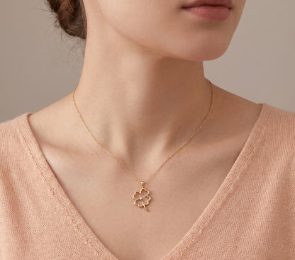 14K Yellow Gold Clover Pendant Neclace With Sapphire Accent Stone