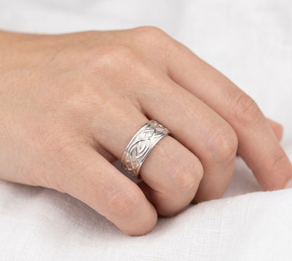14K White Gold Intricate Celtic Woven Band Ring Size 6.25 Polished Edges