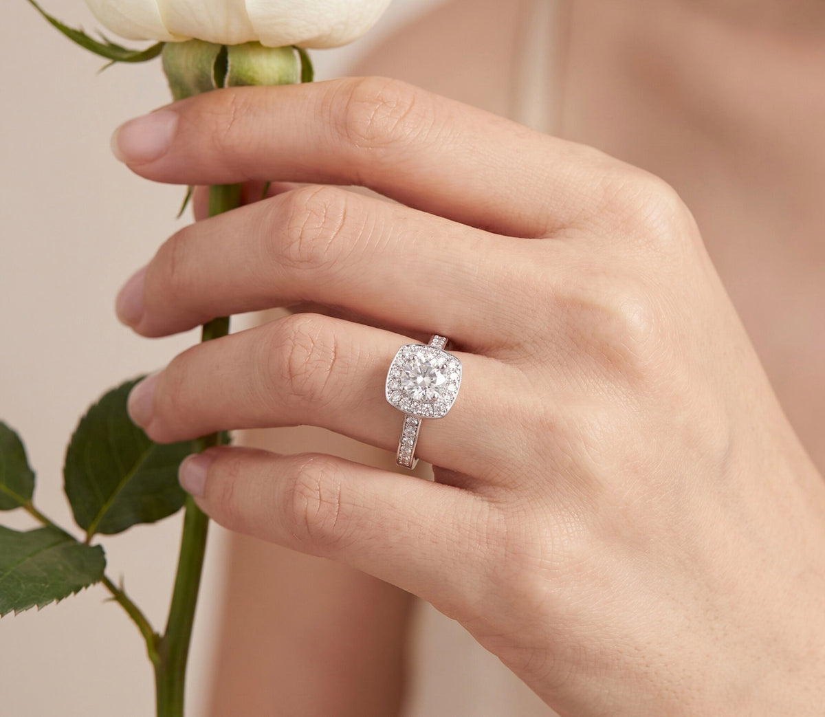 14K White Gold Diamond Engagement Ring 1.09 CTW Center Diamond Size 6.5