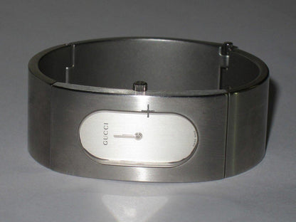 Gucci Quartz Women's Watch With Steel Case and Strap Authentic Luxury Timepiece