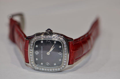 Quartz Women's Watch Steel Case With Leather Strap Authentic Luxury Timepiece