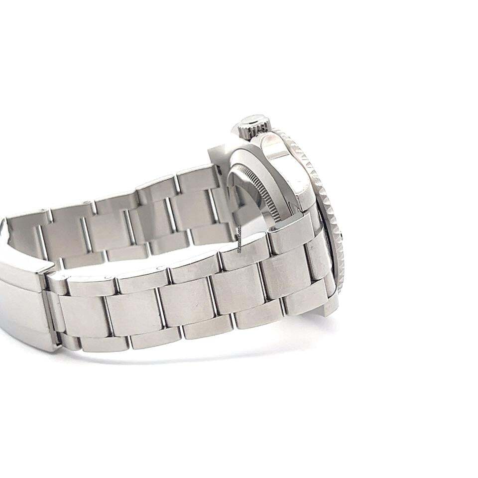 Rolex Submariner Date Automatic Men's Watch With Steel Case and Strap Authentic Luxury Timepiece