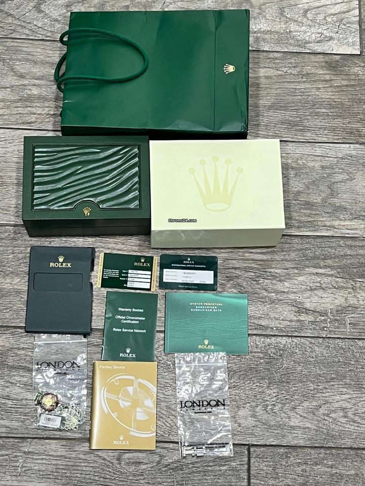 Rolex Submariner Date Automatic Men's Watch With Steel Case and Strap Authentic Luxury Timepiece