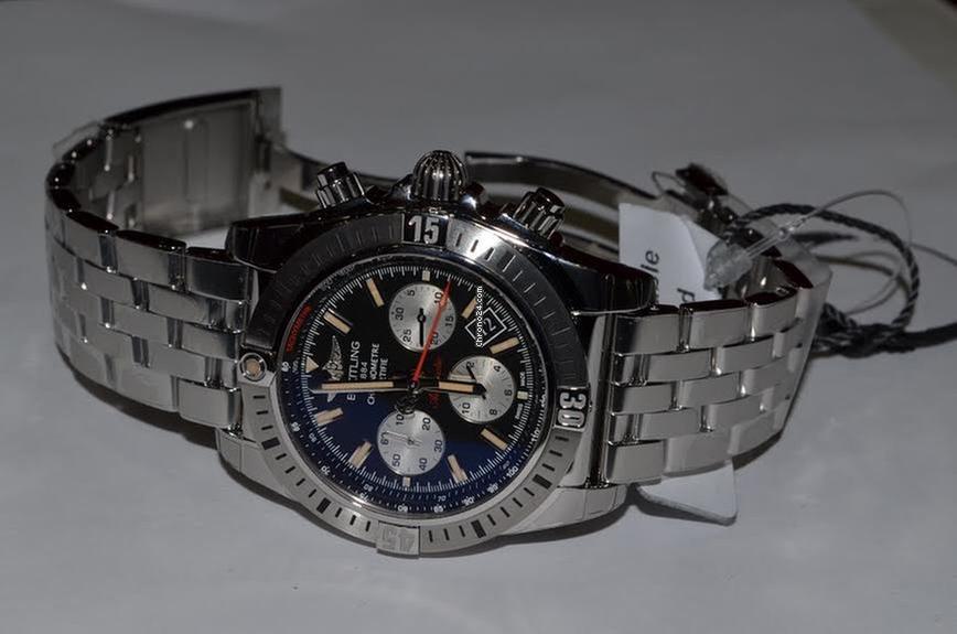 Breitling Chronomat 44 Airborne Automatic Men's Watch With Steel Case and Strap Authentic Luxury Timepiece