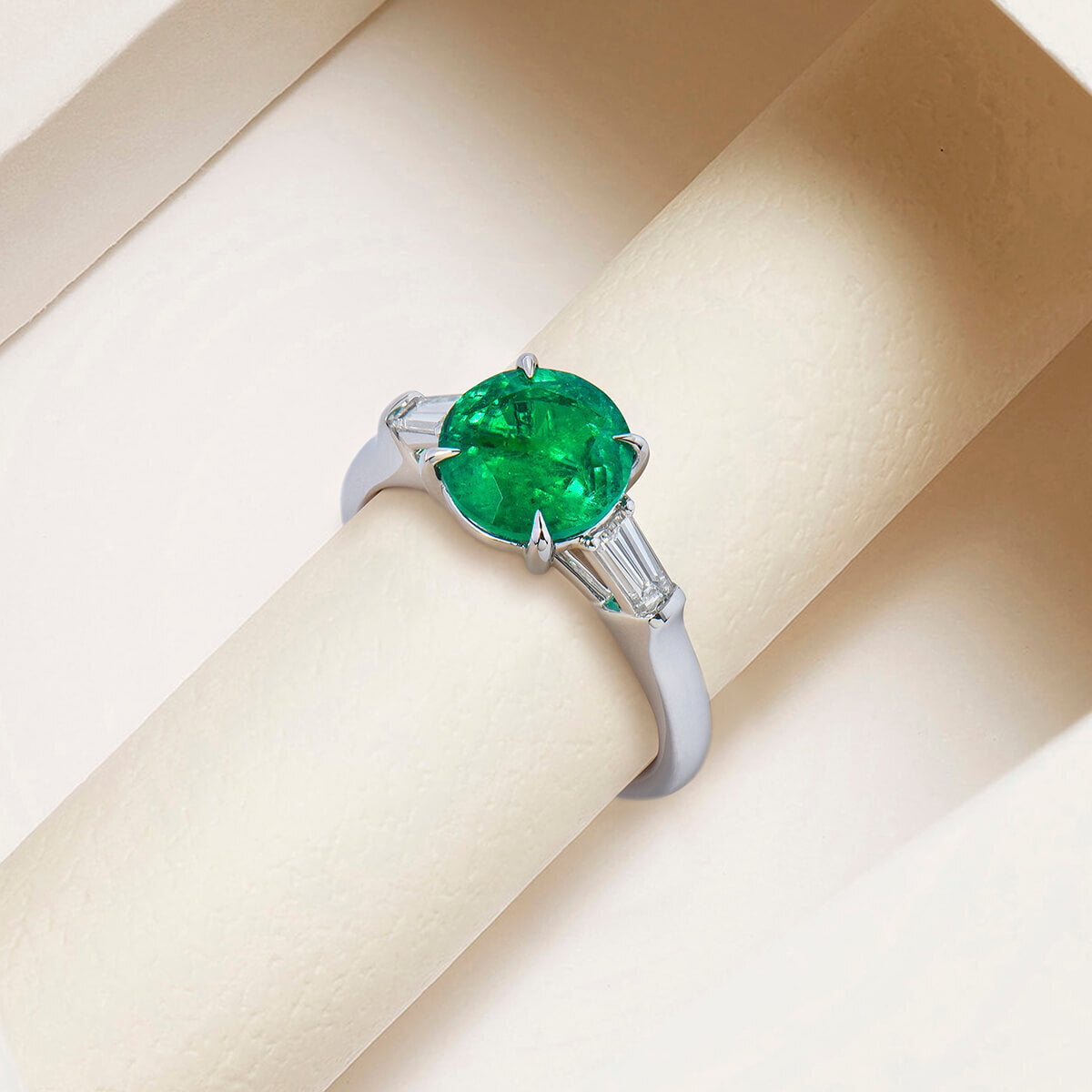 18K White Gold Statement Ring With 2.05 TCW Round Shape Natural Emerald, GRS Certified